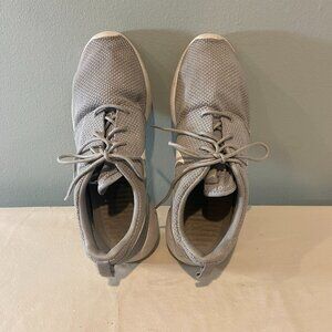 Nike Women's Running sneaker. Gray size 8.5. Low wear.